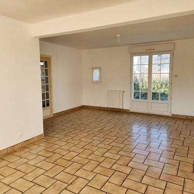 Maison 5 pièces 900 €
