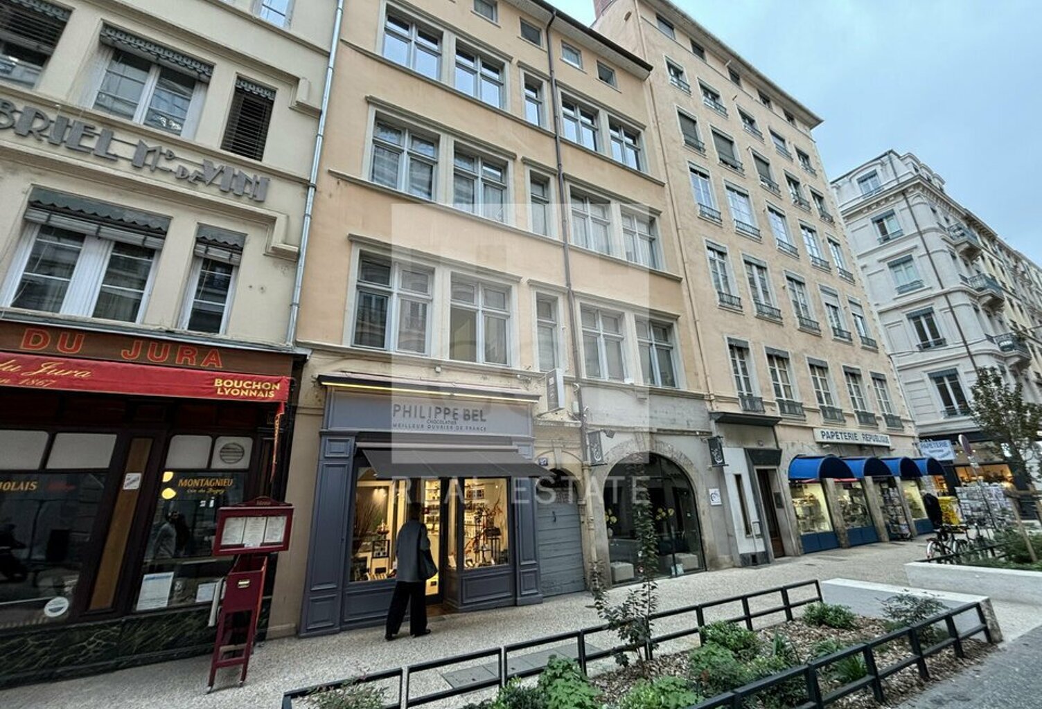 BUREAUX à LOUER — photo 1