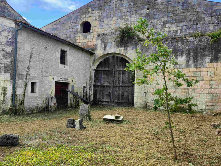 Ancienne Eglise — photo 1