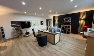 Commerce  635 m² à vendre à Pissy-Pôville (76360)