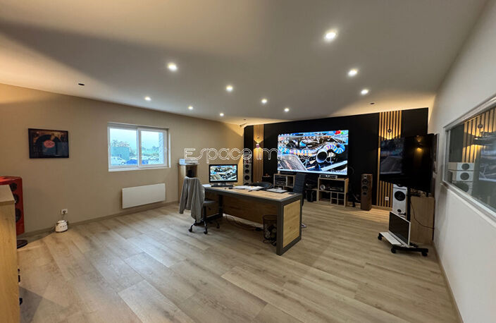 MURS COMMERCIAUX ENTIEREMENT RENOVES - BARENTIN - 635.89 m² — photo 4
