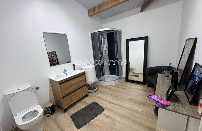 MURS COMMERCIAUX ENTIEREMENT RENOVES - BARENTIN - 635.89 m² — photo 5