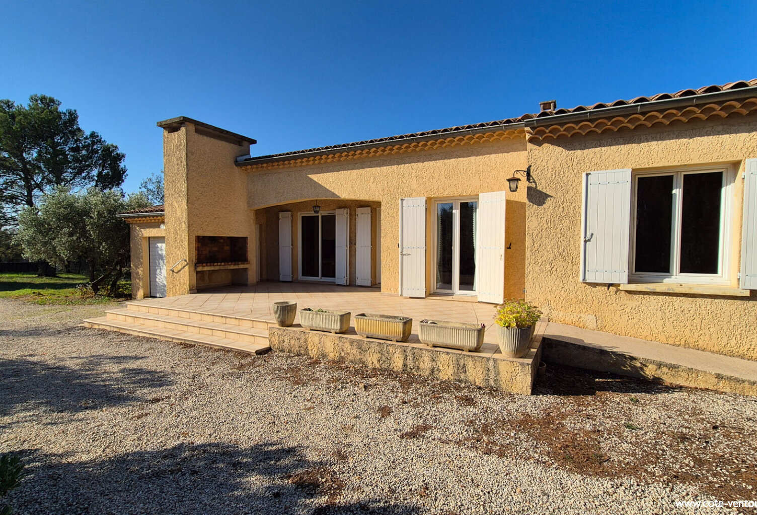 Maison de plain-pied 94 m² à AUBIGNAN — photo 1