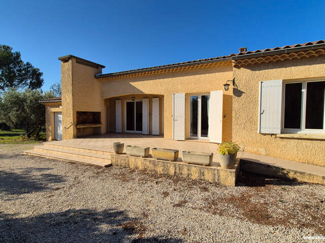 Maison de plain-pied 94 m² à AUBIGNAN — photo du bien