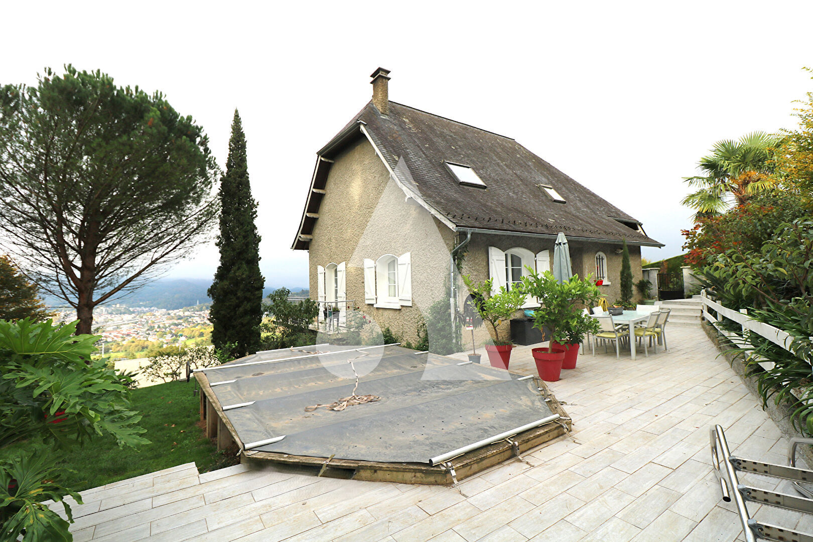 Villa / Maison  T7 à vendre Lourdes 65100