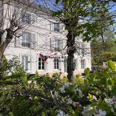 Maison 8 pièces 549000 €