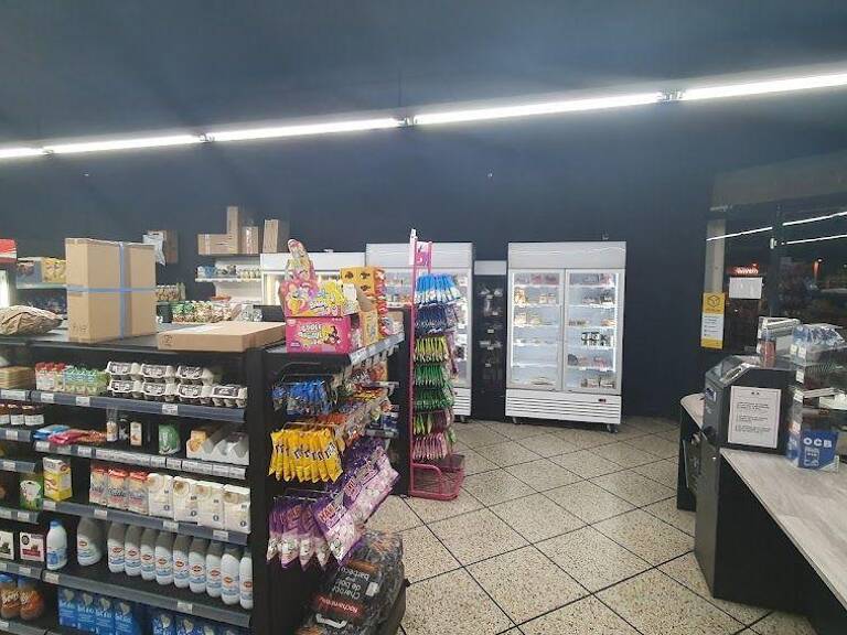 Vente Boutique/Local commercial 104 m&sup2; — photo 1
