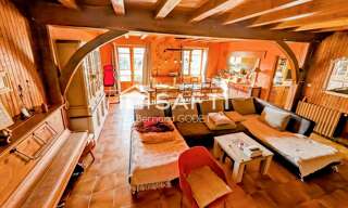 Maison 9 Pièces 255 m² à vendre à Les Adjots (16700)