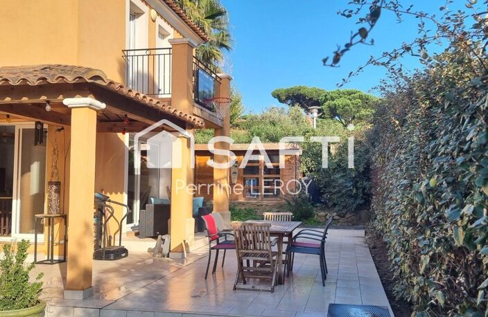 Villa provençale individuelle aux Issambres dans une résidence sécurisée avec piscine. — photo 4