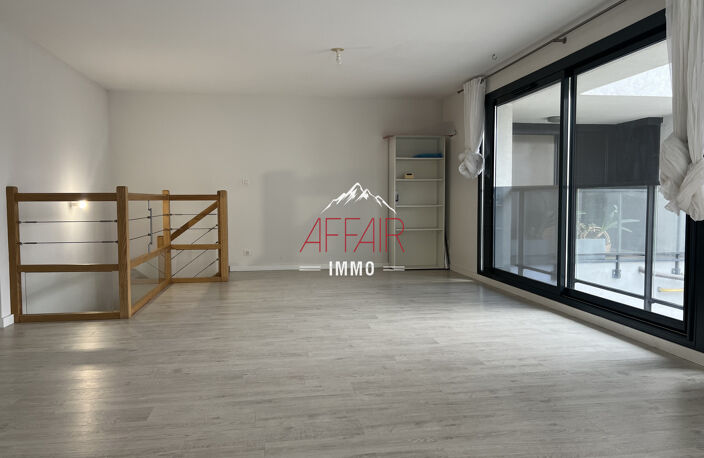 Appartement de type 2 en duplex au centre de Collonges sous — photo 5