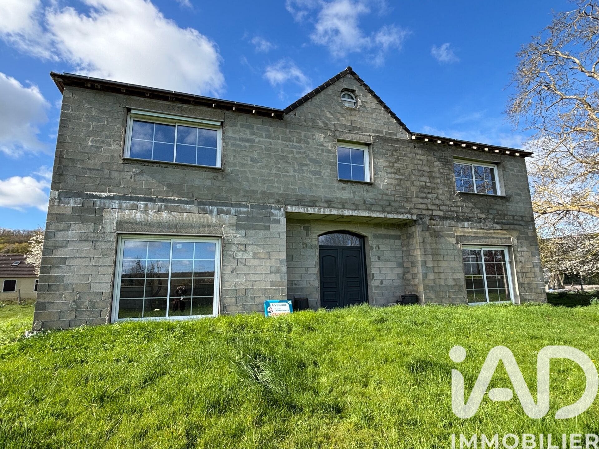 St-Lubin-Des-Joncherets - 330m² - 8p. - 6ch.