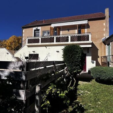 Immeuble  275900 €