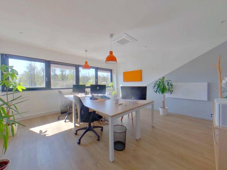 Vente Bureaux 120 m&sup2; — photo 1