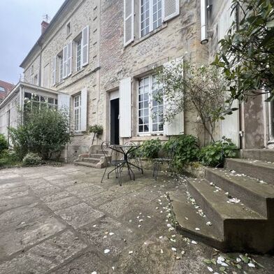 Maison 11 pièces 399930 €