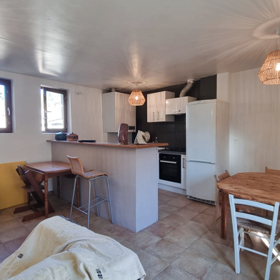 Appartement 4 pièces 700 €