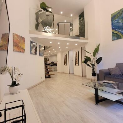 Appartement 4 pièces 275000 €