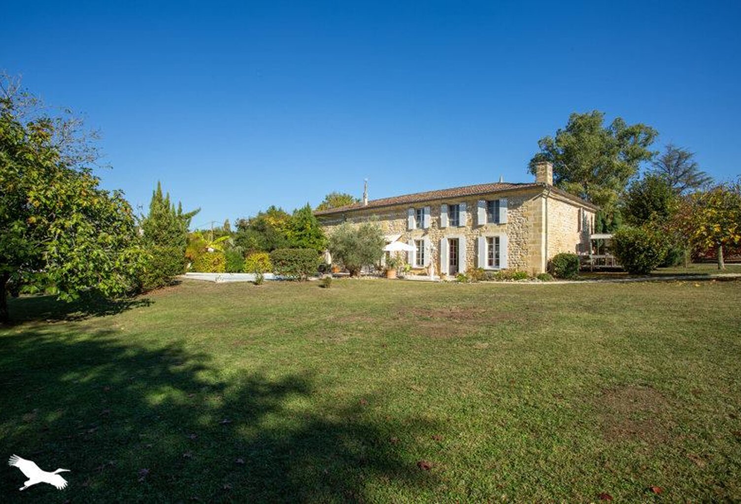 Maison en pierre de 9 pièces principales — photo 1