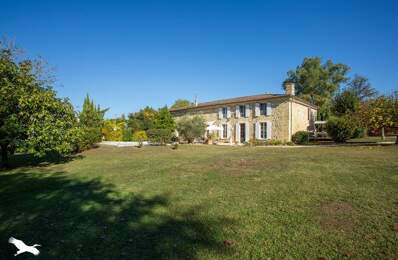 Maison en pierre de 9 pièces principales — photo du bien