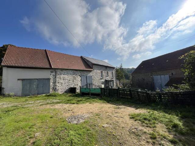 Maison en pierre de 6 pièces principales — photo du bien