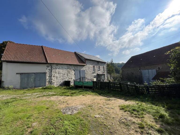 Maison en pierre de 6 pièces principales — photo 1