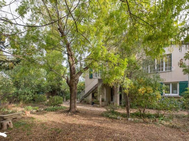 Villa de 10 pièces principales — photo 1