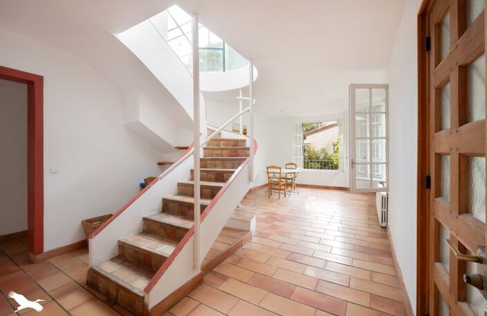 Villa de 10 pièces principales — photo 2