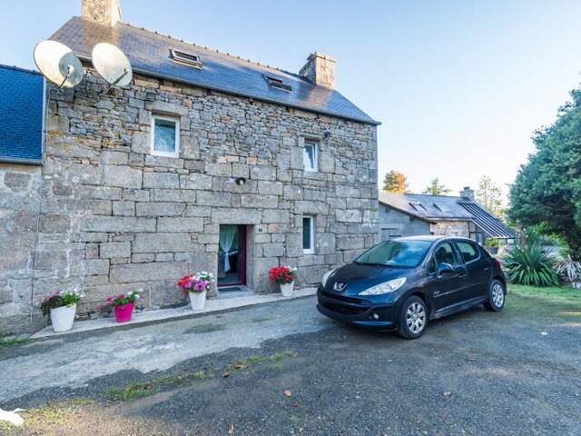 Maison en pierre de 3 pièces principales — photo du bien