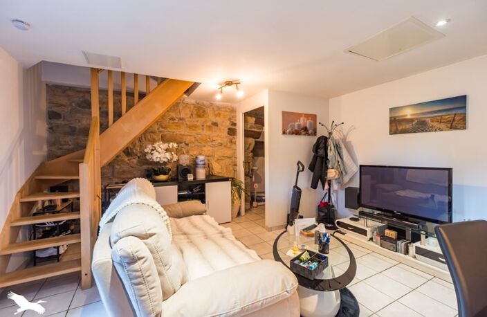 Maison en pierre de 3 pièces principales — photo 3