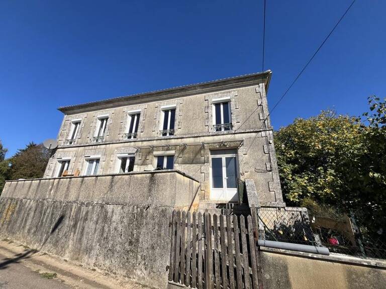 Maison en pierre de 5 pièces principales — photo 1