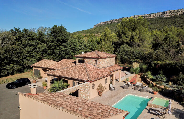 À VENDRE   PROPRIÉTÉ D’EXCEPTION   CHÂTEAUNEUF-LE-ROUGE (13790) — photo 3