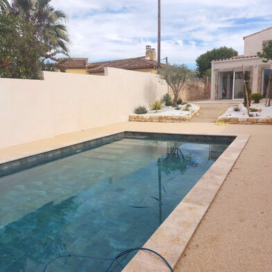 Maison 6 pièces 2400 €