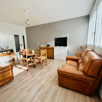 Appartement 3 pièces 250001 €