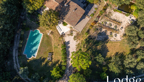 Villa / Maison 8 pièces  à vendre Aix-en-Provence 13090