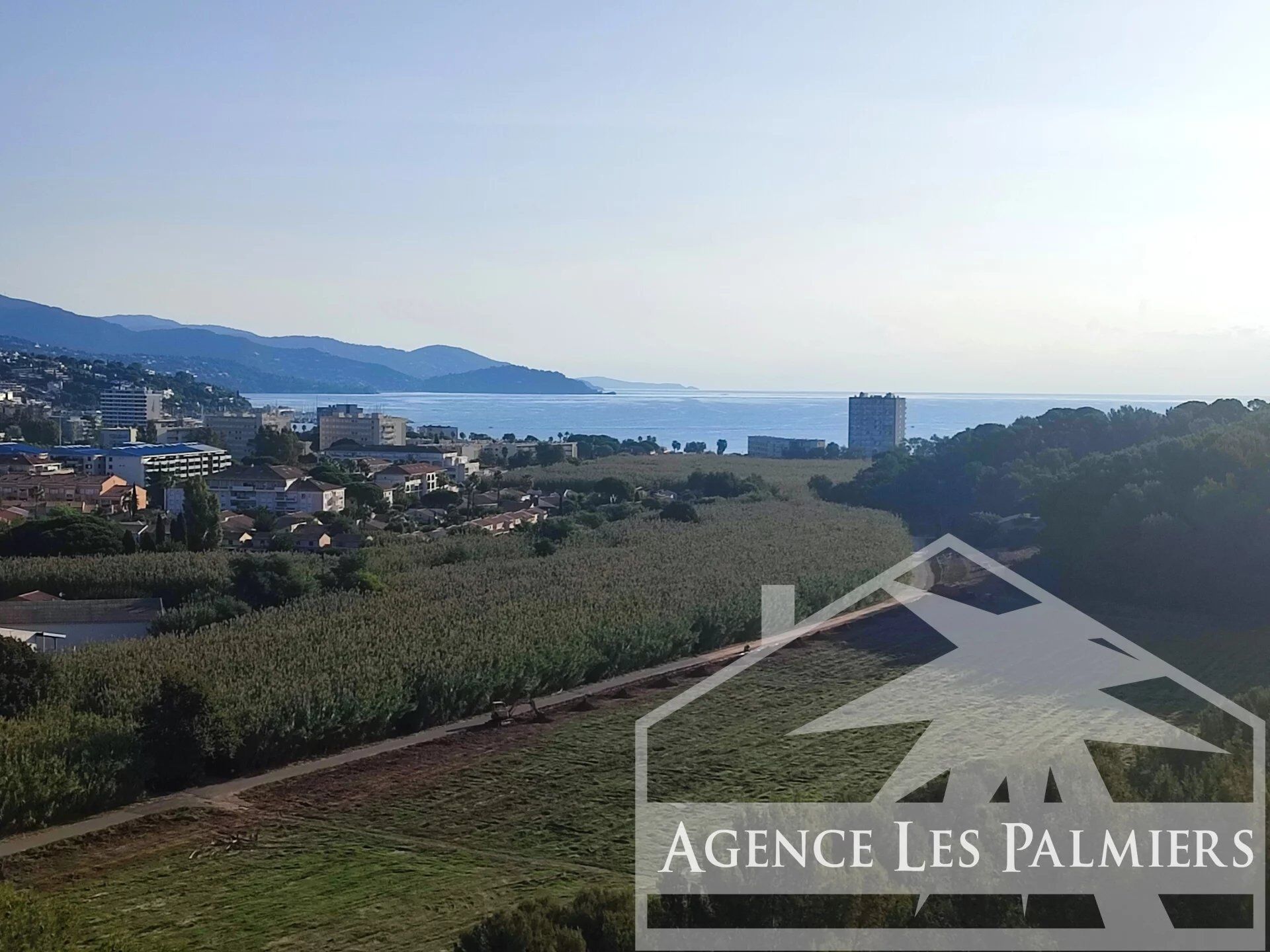 Appartement  T3 à vendre Lavandou (Le) 83980