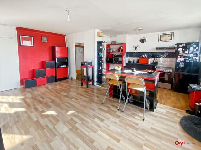 Appartement À Vendre — photo du bien