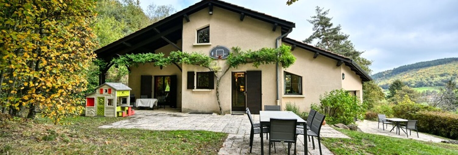 Maison 10 Pièces 250 m² à vendre à Aveize (69610)