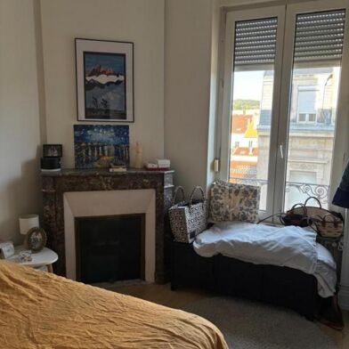 Appartement 3 pièces 890 €