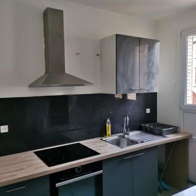 Appartement 3 pièces 740 €