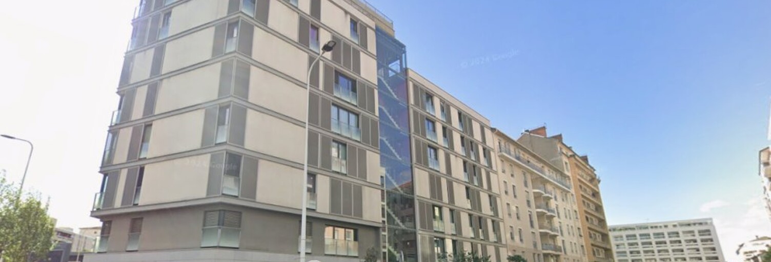 Garage   m² à louer à Lyon 7 (69007)