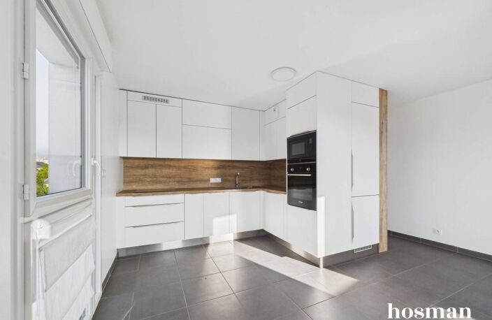 Appartement récent de 3 pièces lumineux avec terrasse et parking - Secteur Hauts-Pavés à Nantes — photo 4
