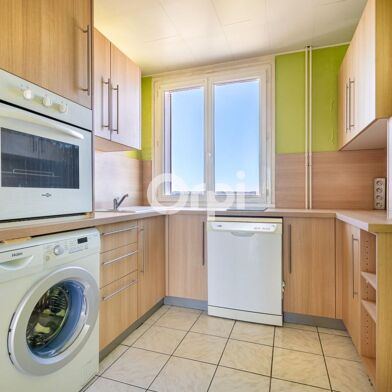 Appartement 3 pièces 77300 €