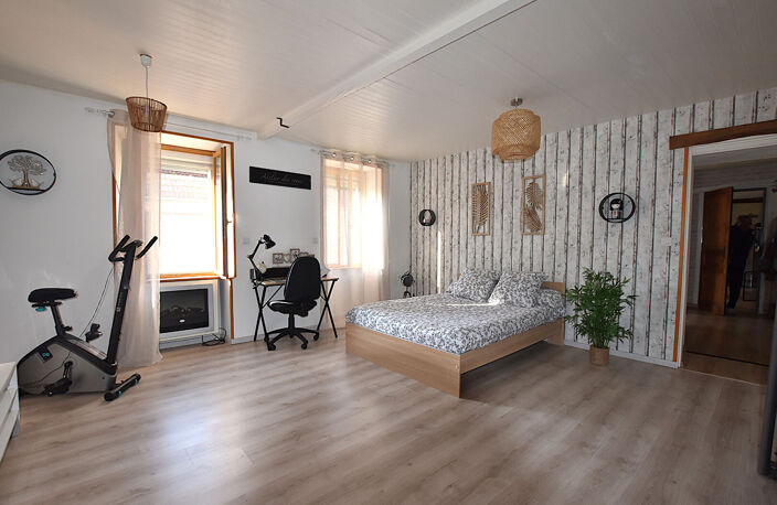 ensemble immobilier rare à la vente : — photo 3