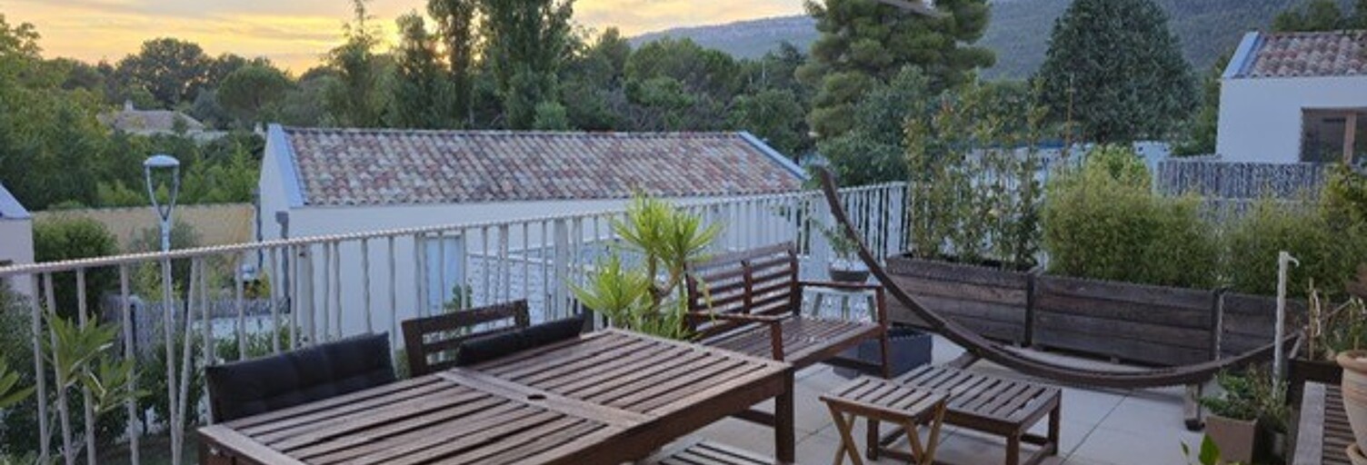 Appartement 2 Pièces 65 m² à vendre à Châteauneuf-le-Rouge (13790)