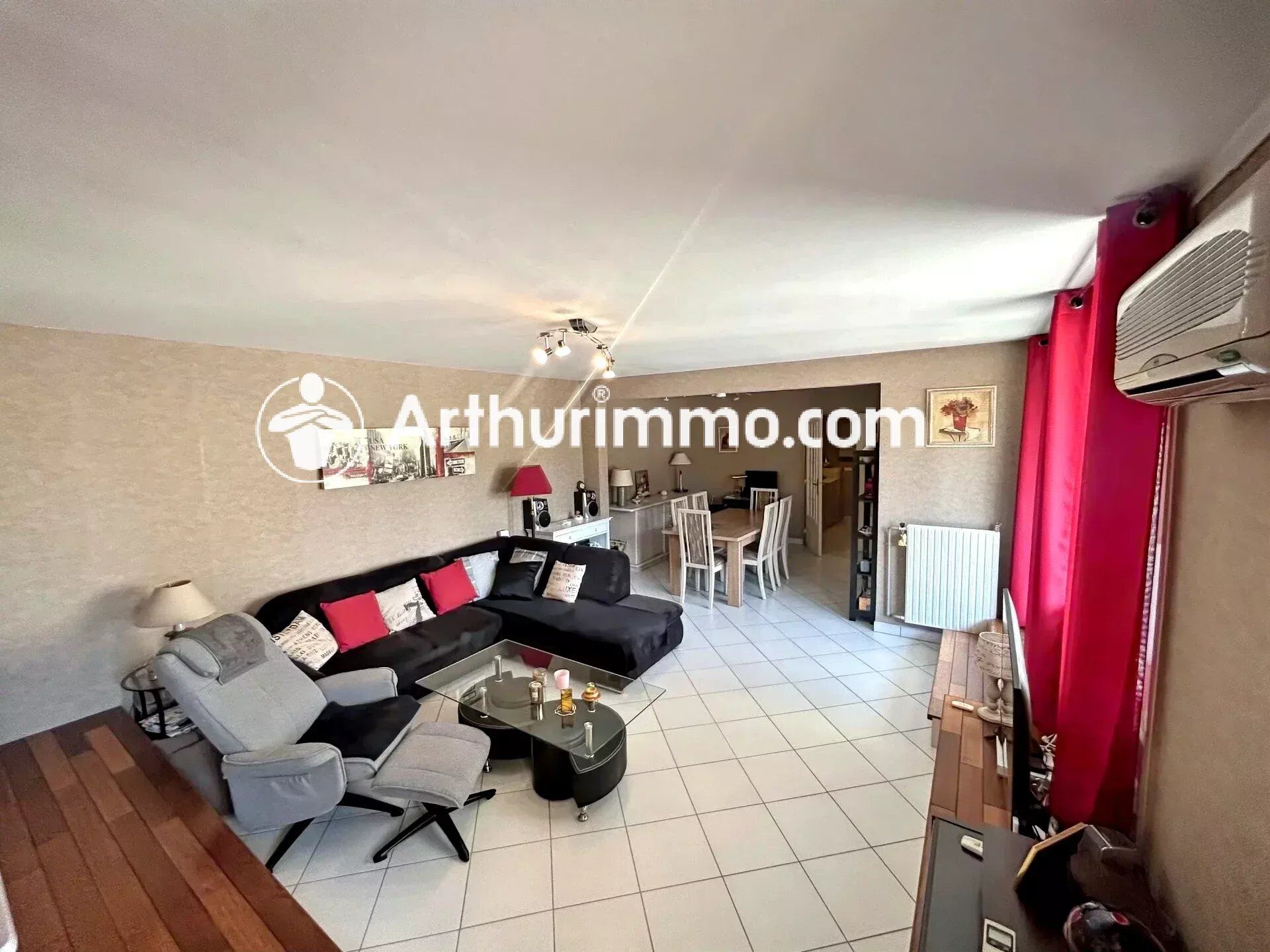 Appartement 4 pièces 85 m² · à Savigny-le-Temple · 85 m² · 185 000 €