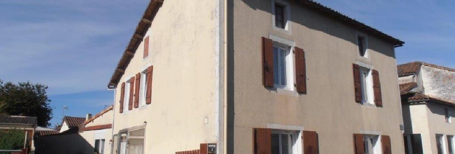 Maison 9 Pièces 202 m² à vendre à Sauzé-entre-Bois (79190)