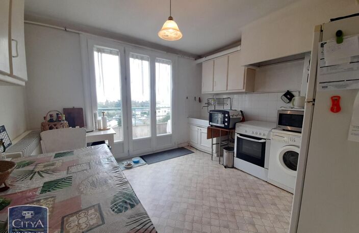 Vente appartement 4 pièces 77 m² Châteauroux (36000) — photo 2