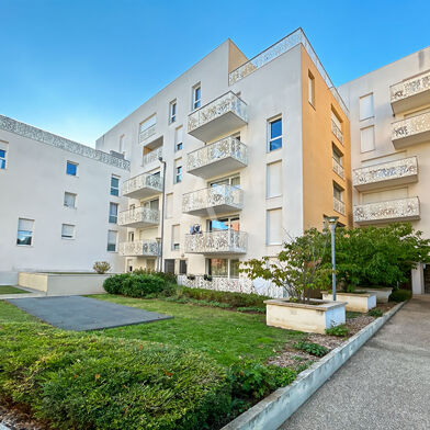 Appartement 3 pièces 221500 €