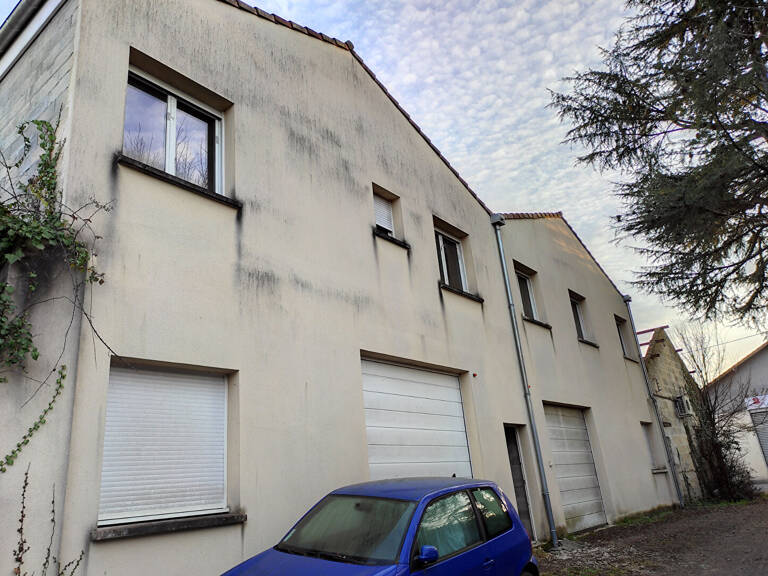 Coutras centre . murs de locaux ( habitations et commerces) — photo 1