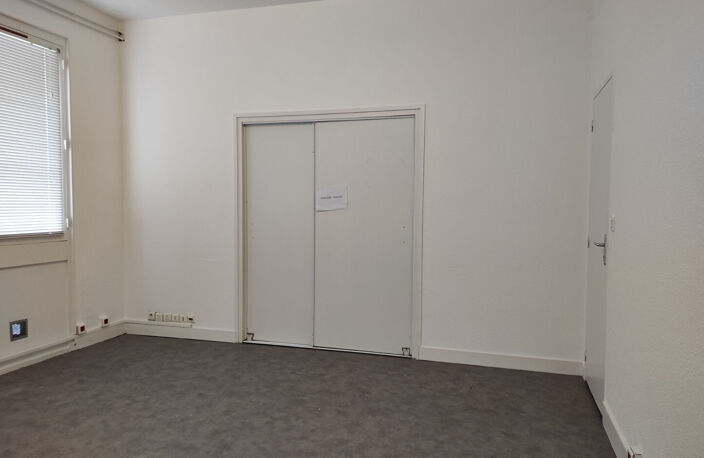 A louer Bureau N°15 20 m² à Artigues Près Bordeaux — photo 5