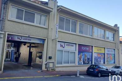 Commerce  670000 €